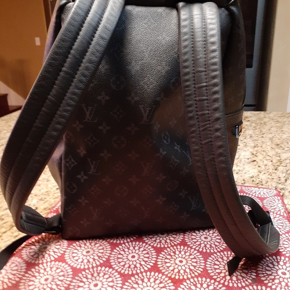 LOUIS VUITTON  APOLLO BACKPACK - Picture 2 of 3